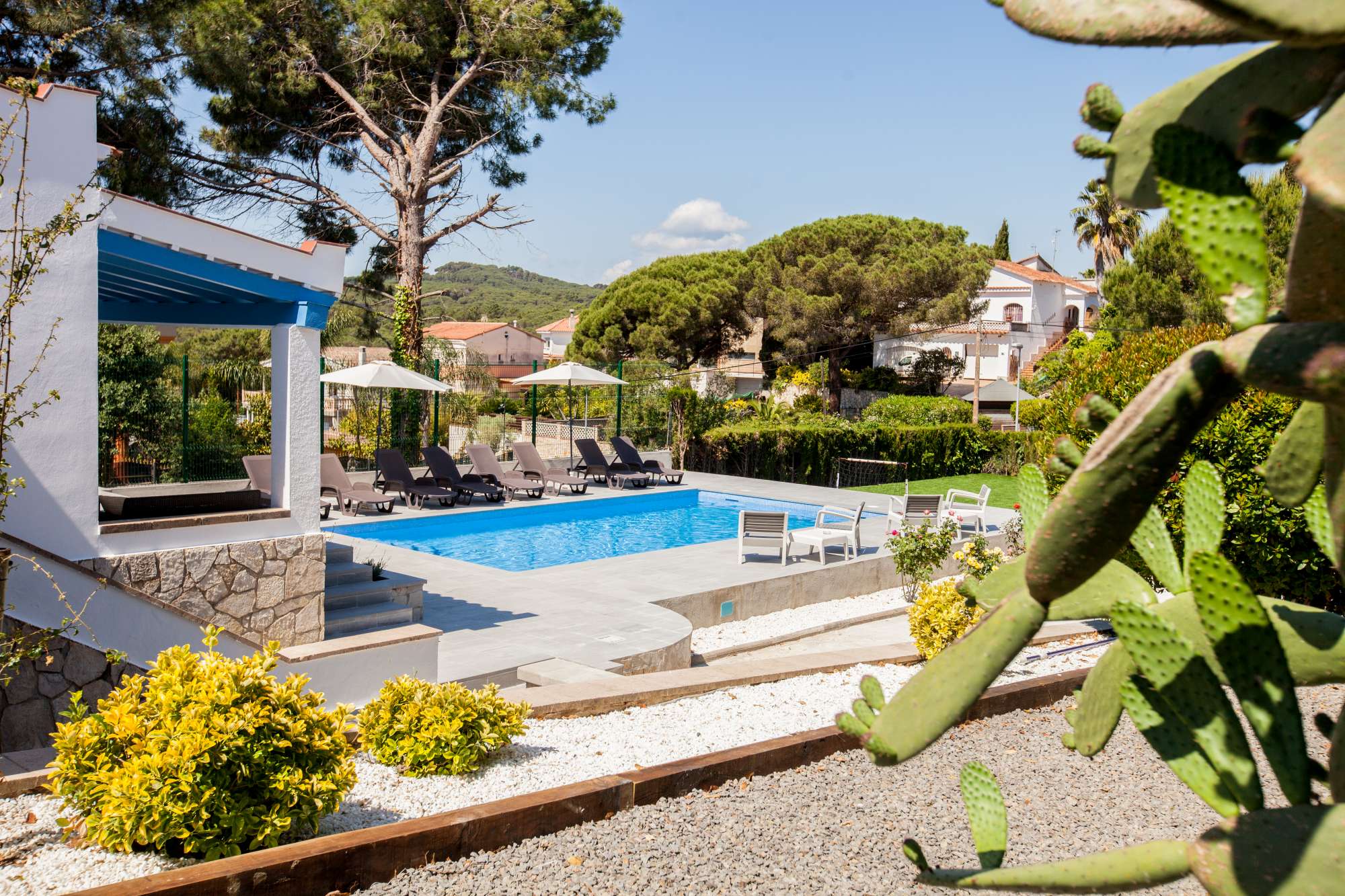 Relajarse en la piscina – Vuestro paraíso privado espera