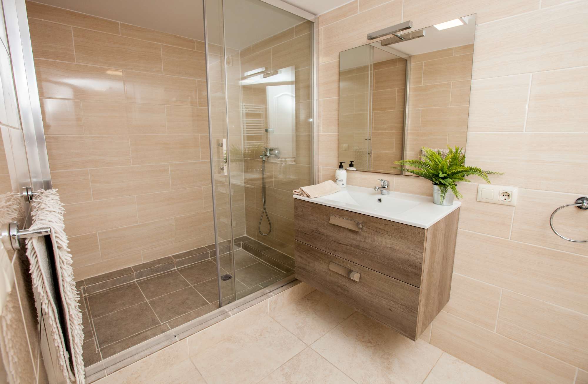 Profitez d’une douche rafraîchissante après une longue journée à la plage