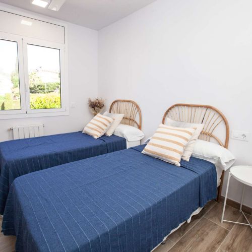 Wake up in the morning with a direct view of the garden