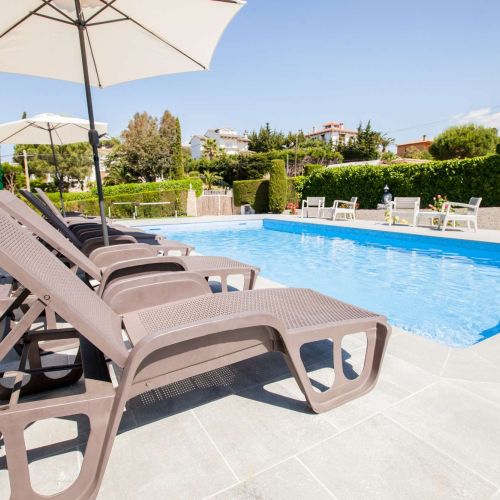 High-quality sun loungers for your perfect relaxation